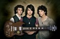 /album/galeria-de-fotos/jonas-brothers-with-guitar-002-medsm-jpg/